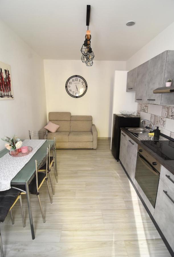 Blhouse Apartment Turin Bagian luar foto